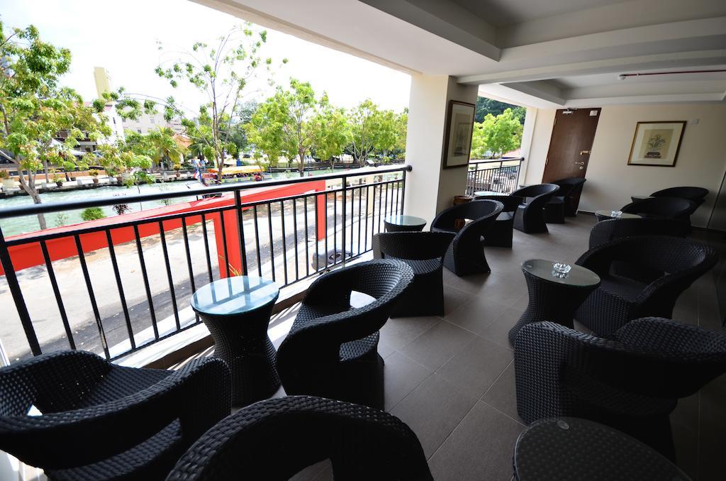 906 Riverside Hotel Malacca Exterior photo